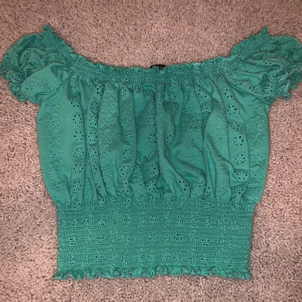 ⚡️smocked crop top⚡️